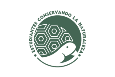 Estudiantes Conservando la Naturaleza